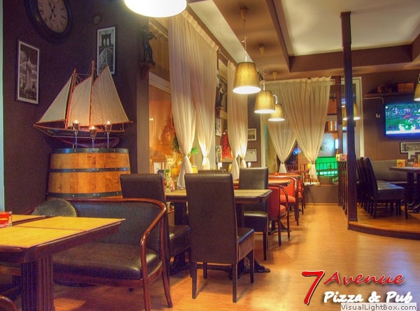 7 Avenue Pizza Pub